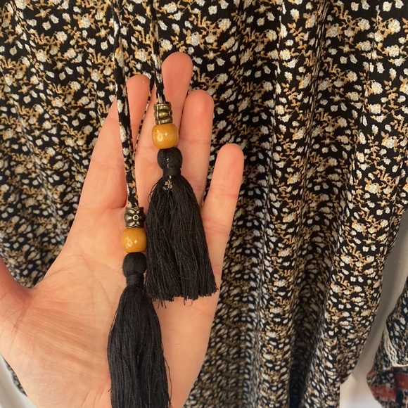 MASON & BELLE Caseey tassel boho blouse - Picture 10 of 10